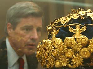 Golden crown of Babylon